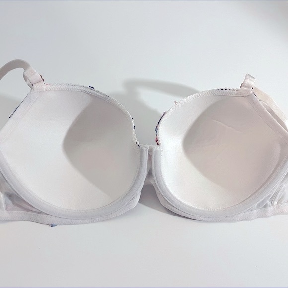 VICTORIA'S SECRET
DREAM ANGELS LIGHTLY LINED FLORAL DEMI BRA - Picture 4 of 8